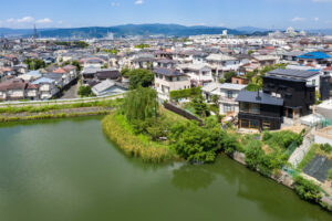 池畔の家/岡本一真建築設計室